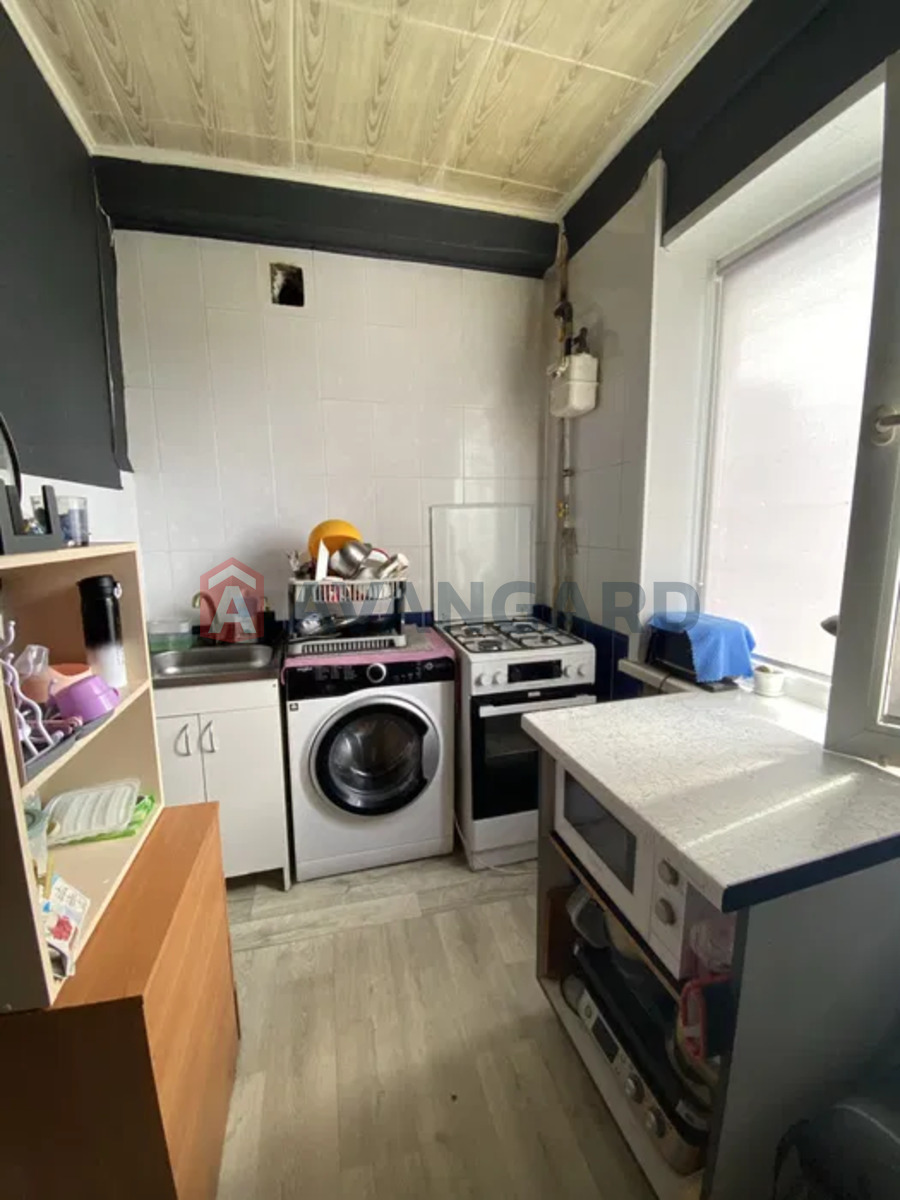 1 ��. ��������, 30/-/6 ��. �., 4/5 ������ ���� 4