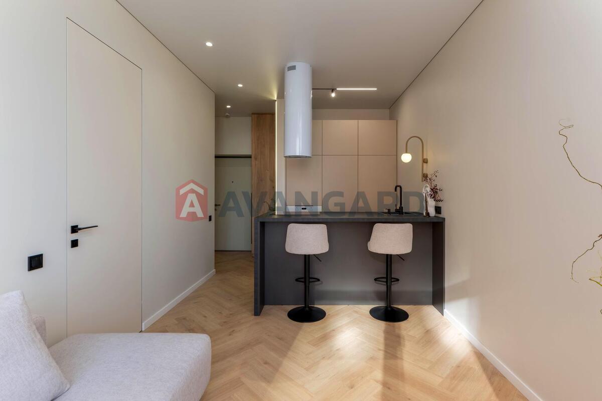 1 ��. ��������, 40 / 11 / 18 ��. �., 9/9 ������ ���� 18