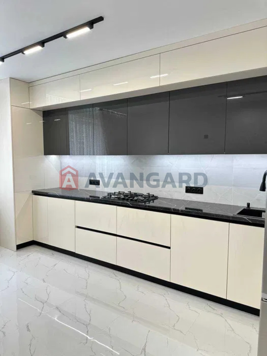 2 ��. ��������, 76/62/12 ��. �., 4/10 ������ ���� 3