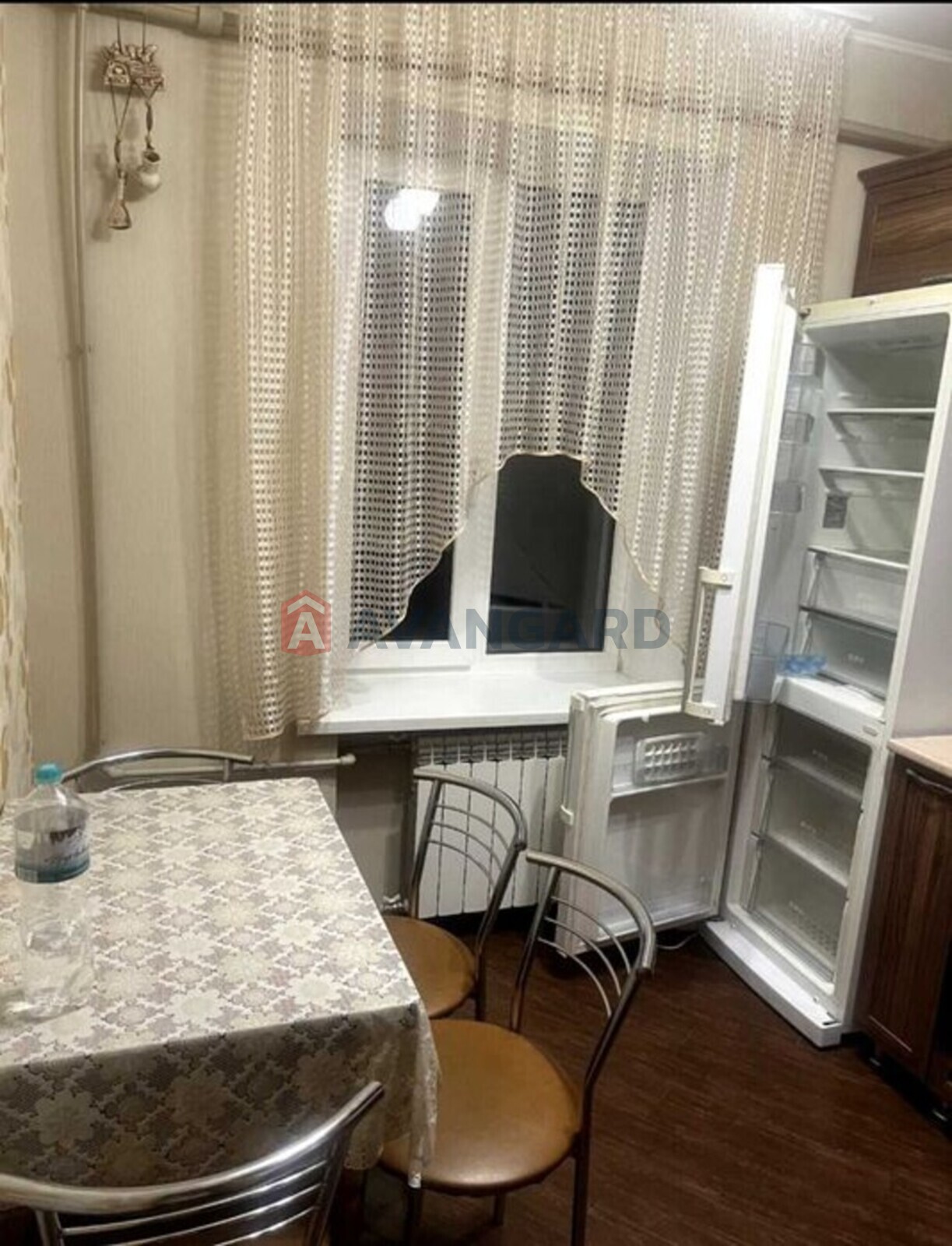 2 ��. ��������, 44/-/6 ��. �., 4/4 ������ ���� 3