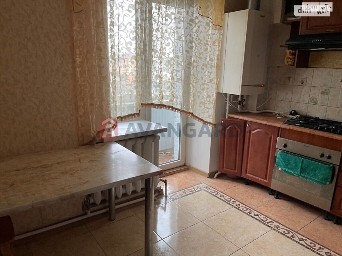 3 ��. ��������, 69/40/9 ��. �., 2/5 ������ ���� 1