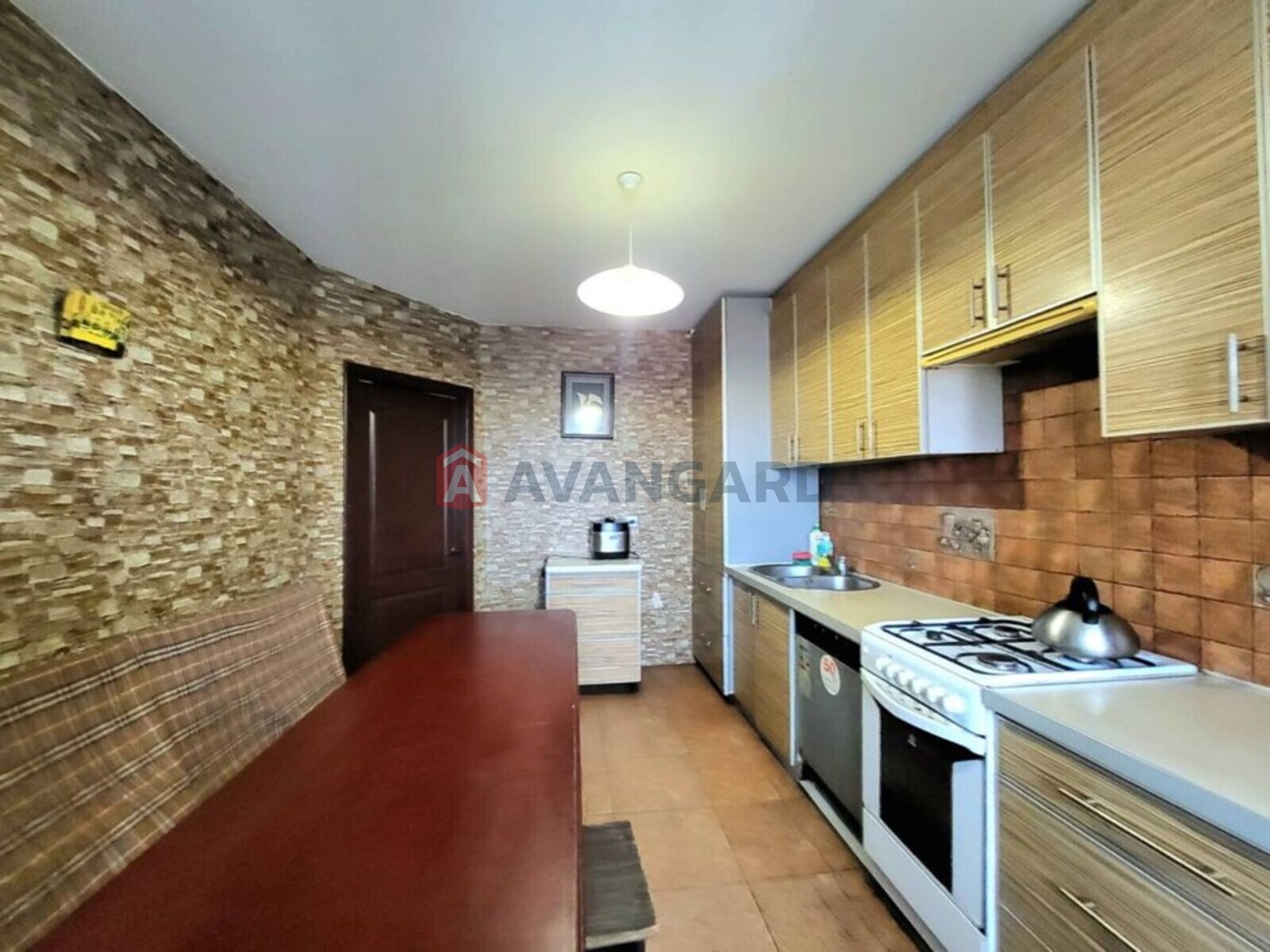 4 ��. ��������, 95/-/12 ��. �., 10/10 ������ ���� 9