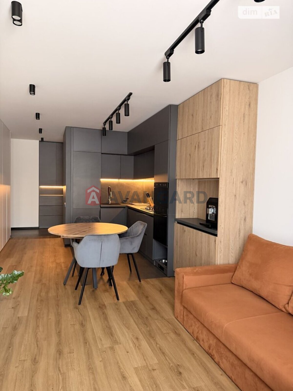 1 ��. ��������, 53/53/6 ��. �., 3/10 ������ ���� 29