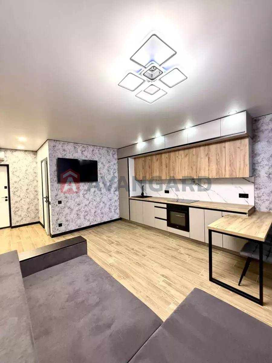 2 ��. ��������, 42/-/18 ��. �., 2/10 ������ ���� 7