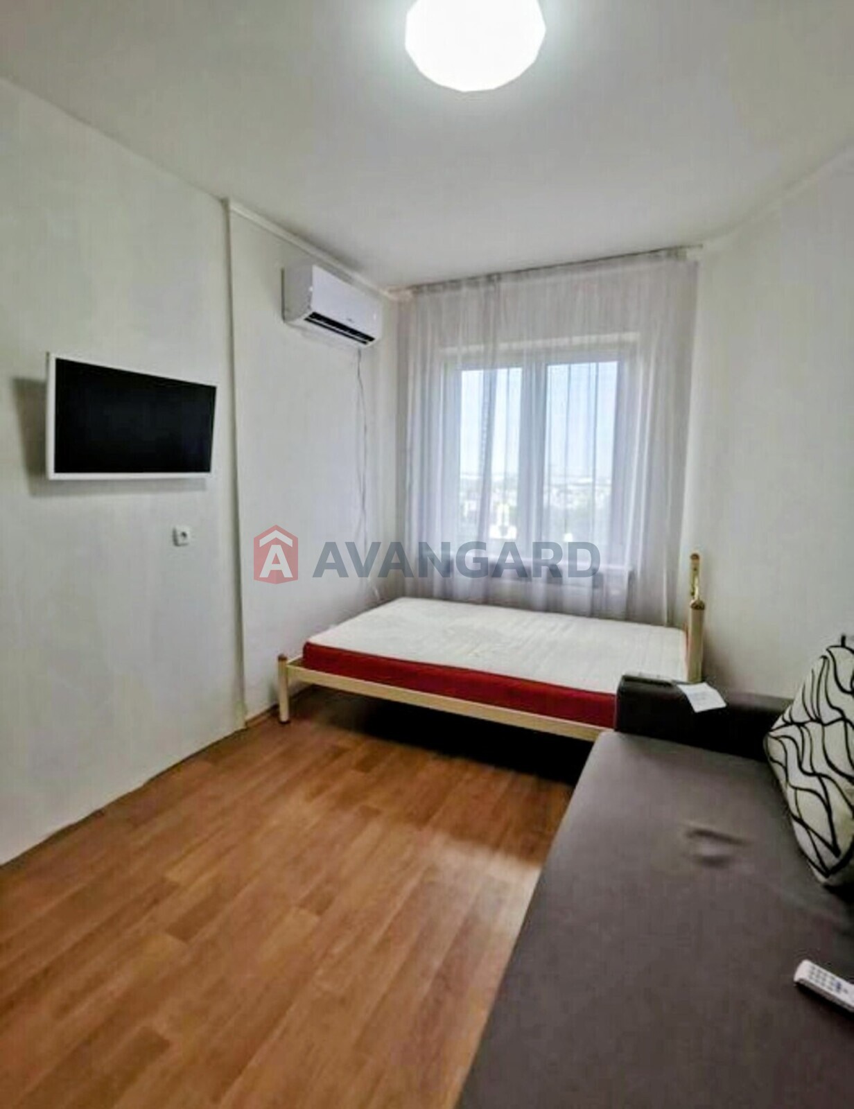 1 ����. ��������, 33/15/7 ��. �., 18/24 ���� ���� 2