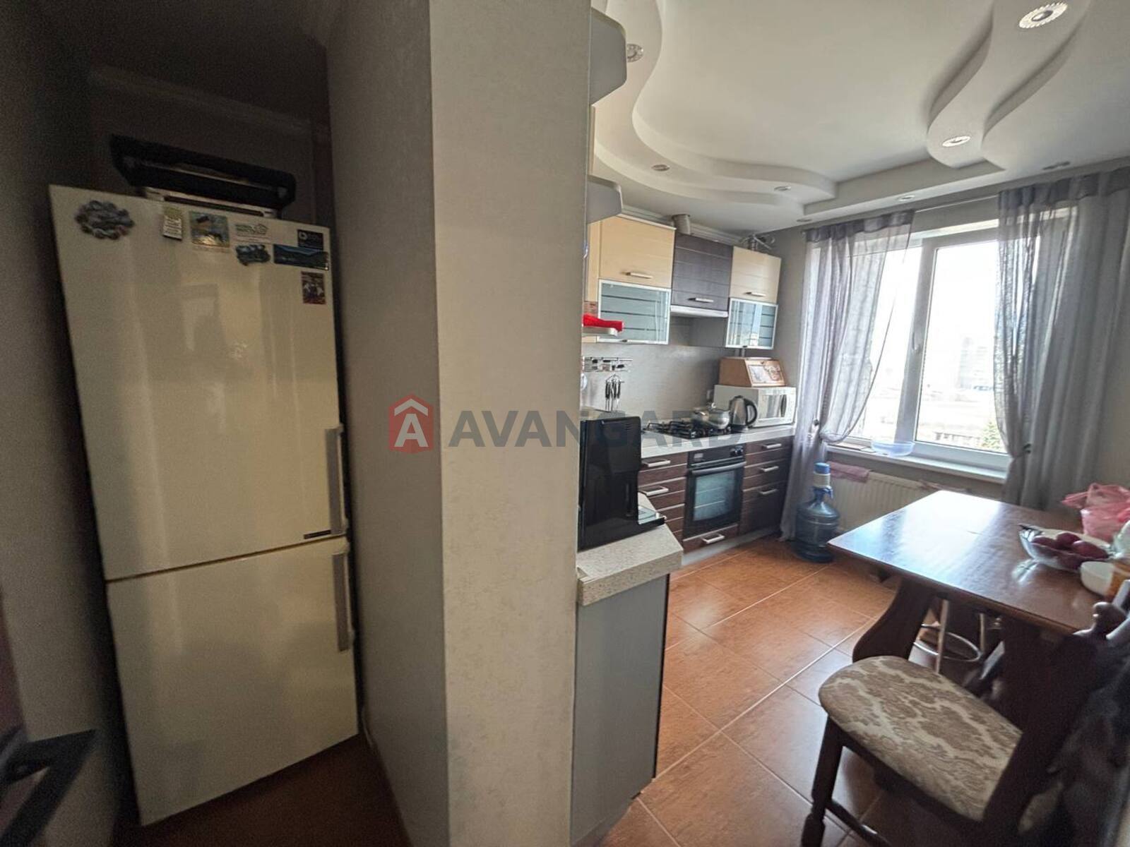 3 ��. ��������, 65/-/- ��. �., 8/10 ������ ���� 10