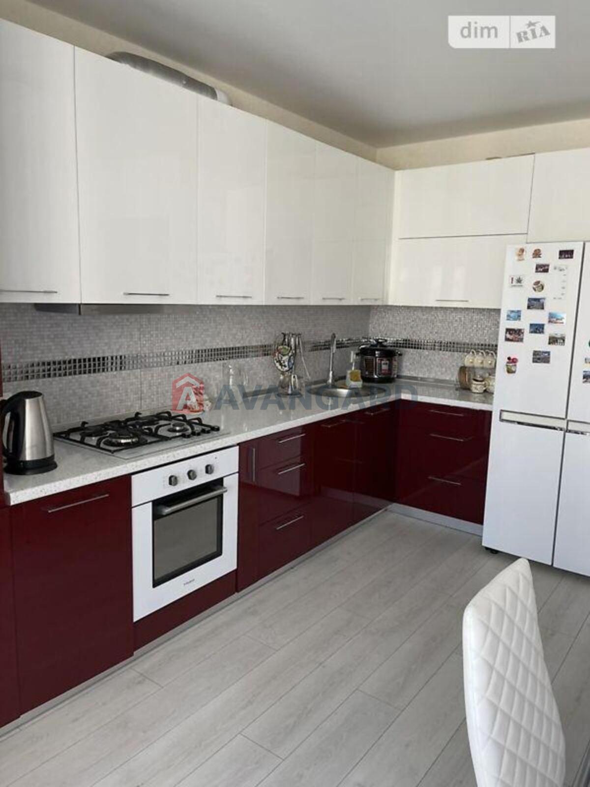 1 ��. ��������, 60/-/15 ��. �., 8/11 ������ ���� 10