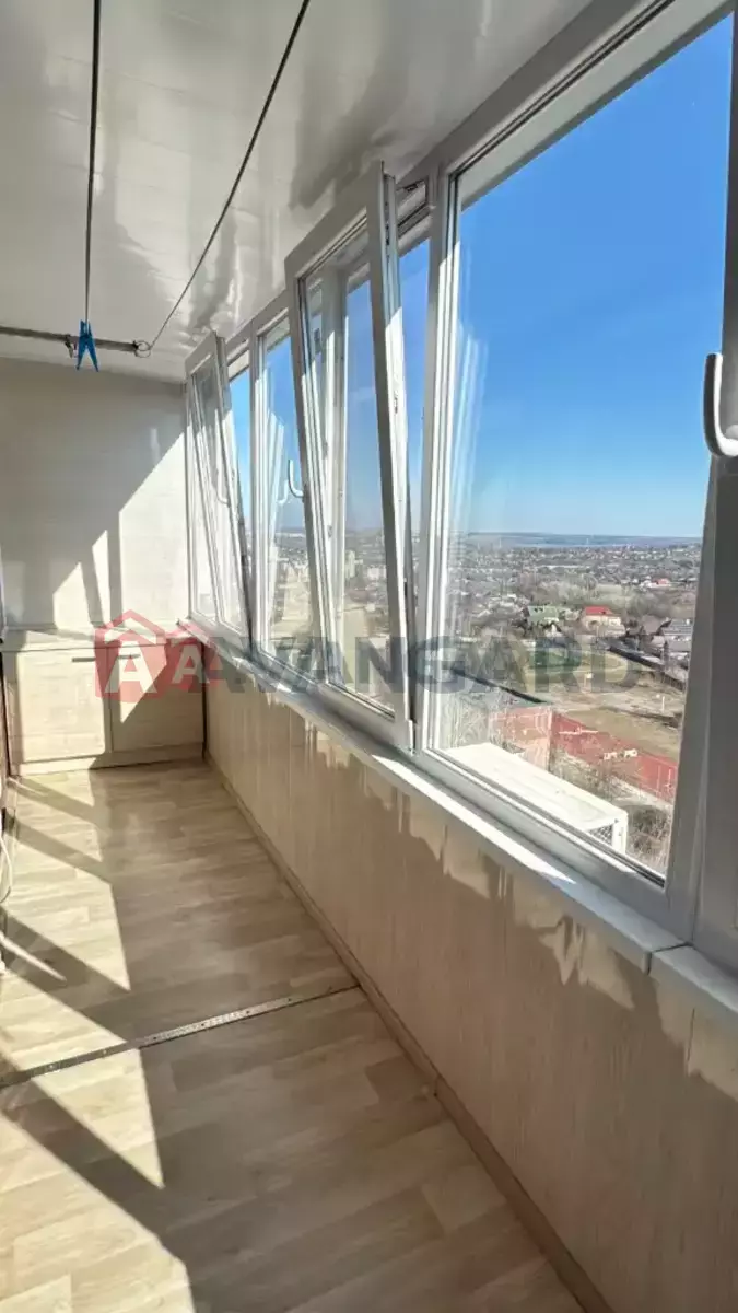 1 ��. ��������, 40/19/7 ��. �., 12/12 ������ ���� 17
