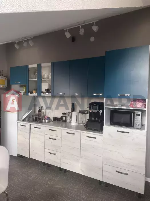 3 ��. ��������, 141/-/26 ��. �., 6/6 ������ ���� 8