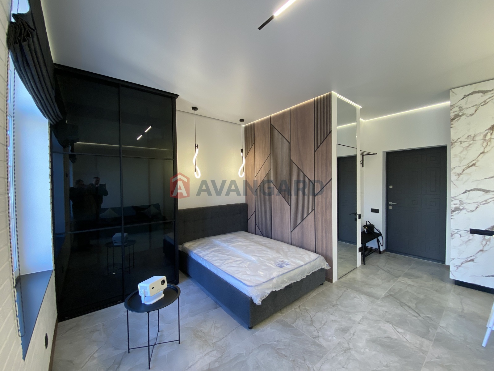 1 ����. ��������, 29.6/26.2/3.4 ��. �., 7/8 ���� ���� 18