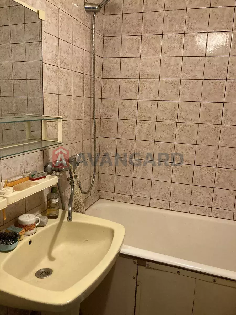 3 ��. ��������, 70/-/9 ��. �., 11/12 ������ ���� 9