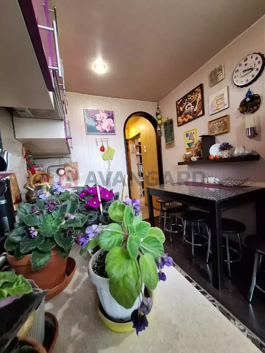 2 ��. ��������, 45/27/7 ��. �., 9/9 ������ ���� 8