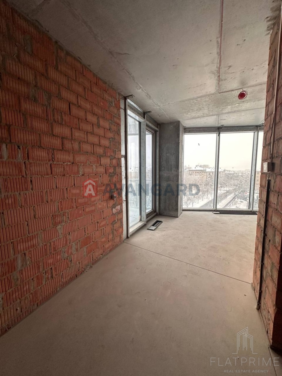 2 ��. ��������, 82/32/26 ��. �., 4/31 ������ ���� 3