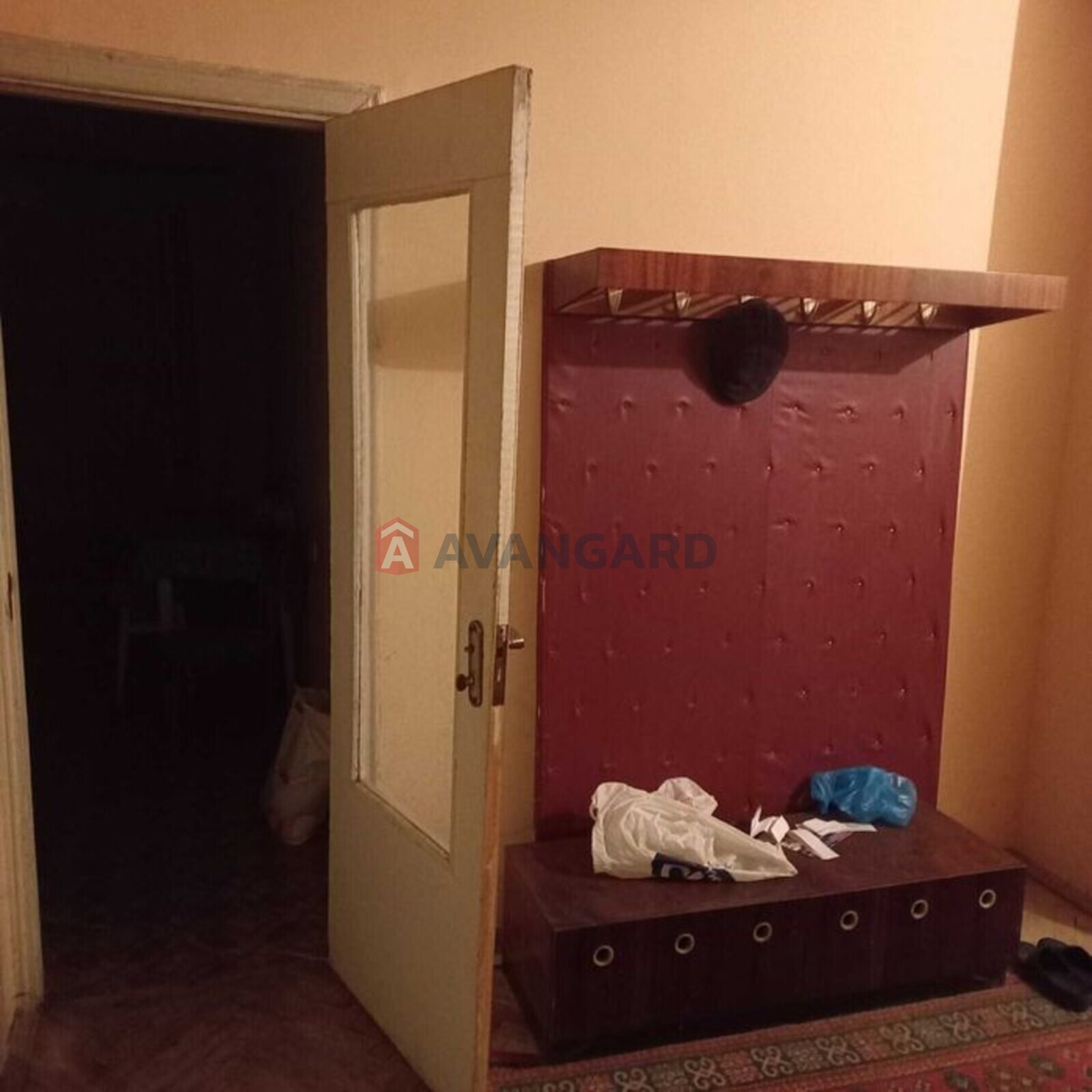 4 ����. ��������, 82/-/15 ��. �., 1/9 ���� ���� 2