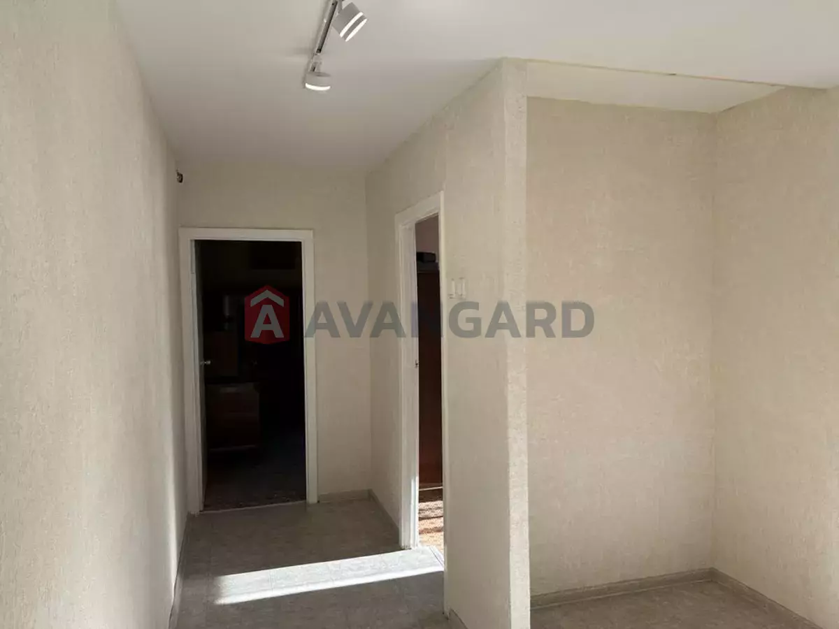 2 ��. ��������, 50/-/7 ��. �., 6/9 ������ ���� 18