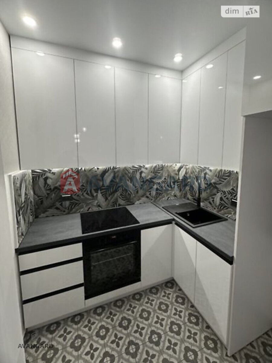 1 ��. ��������, 36/-/9 ��. �., 8/8 ������ ���� 1