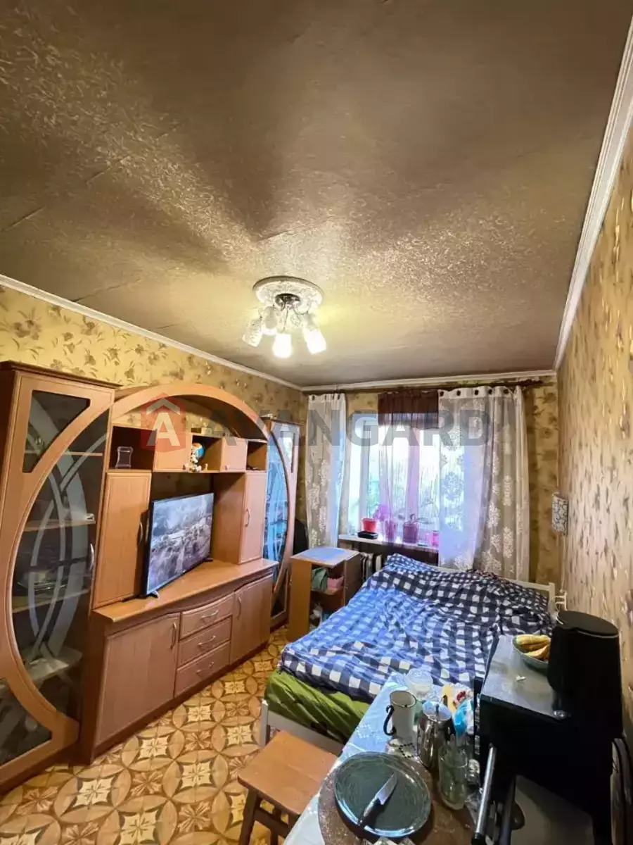 3 ��. ��������, 70/-/- ��. �., 4/16 ������ ���� 12