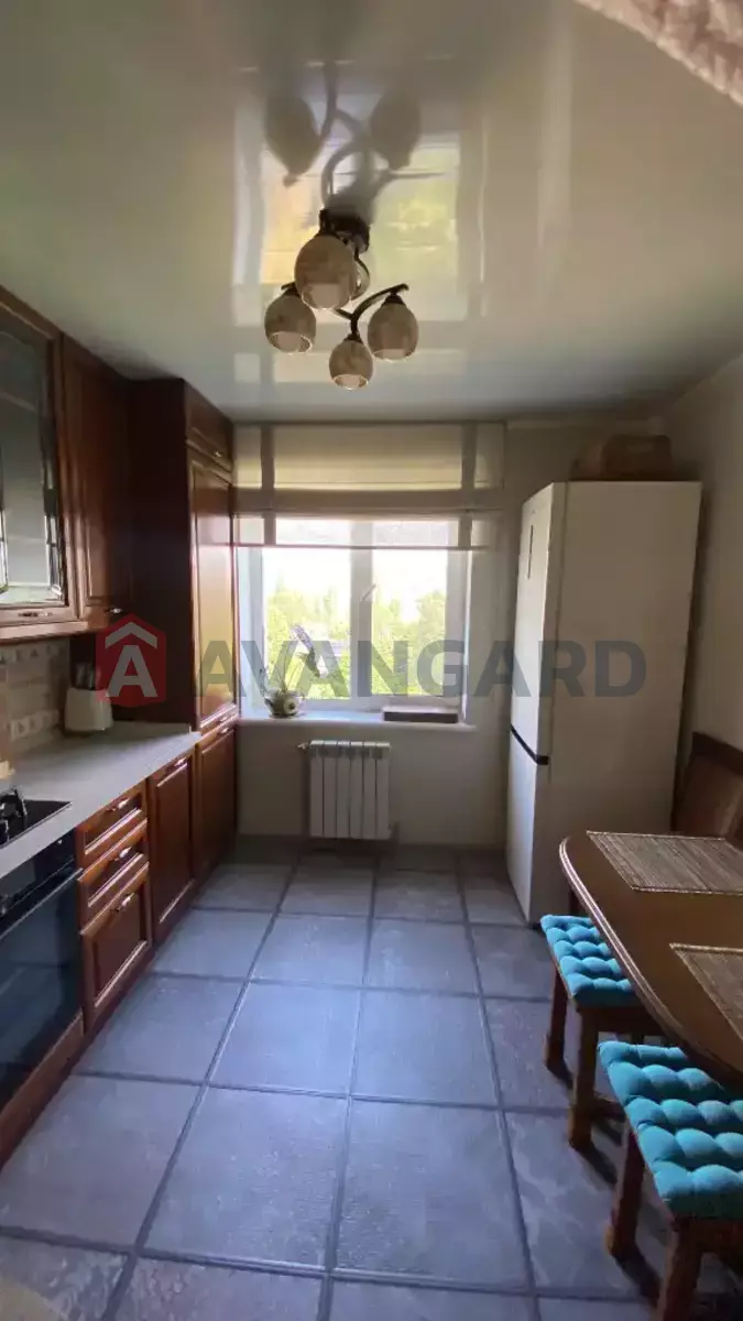 3 ��. ��������, 70/-/- ��. �., 7/9 ������ ���� 23