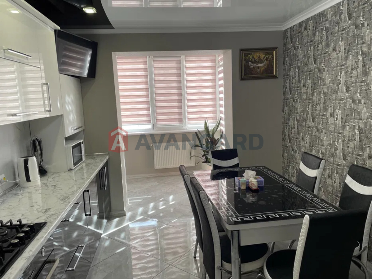 1 ��. ��������, 53/-/19 ��. �., 6/10 ������ ���� 12