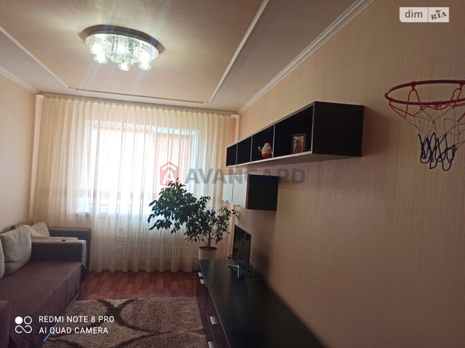 1 ��. ��������, 44/18/9 ��. �., 7/9 ������ ���� 8