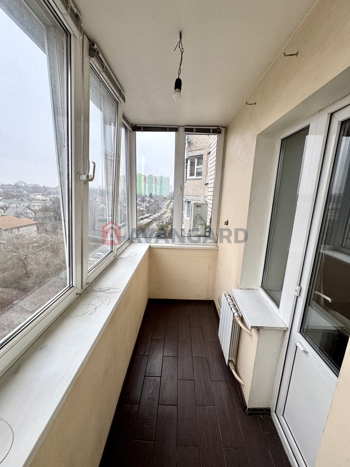 3 ��. ��������, 74.2/44.8/9.3 ��. �., 9/12 ������ ���� 14