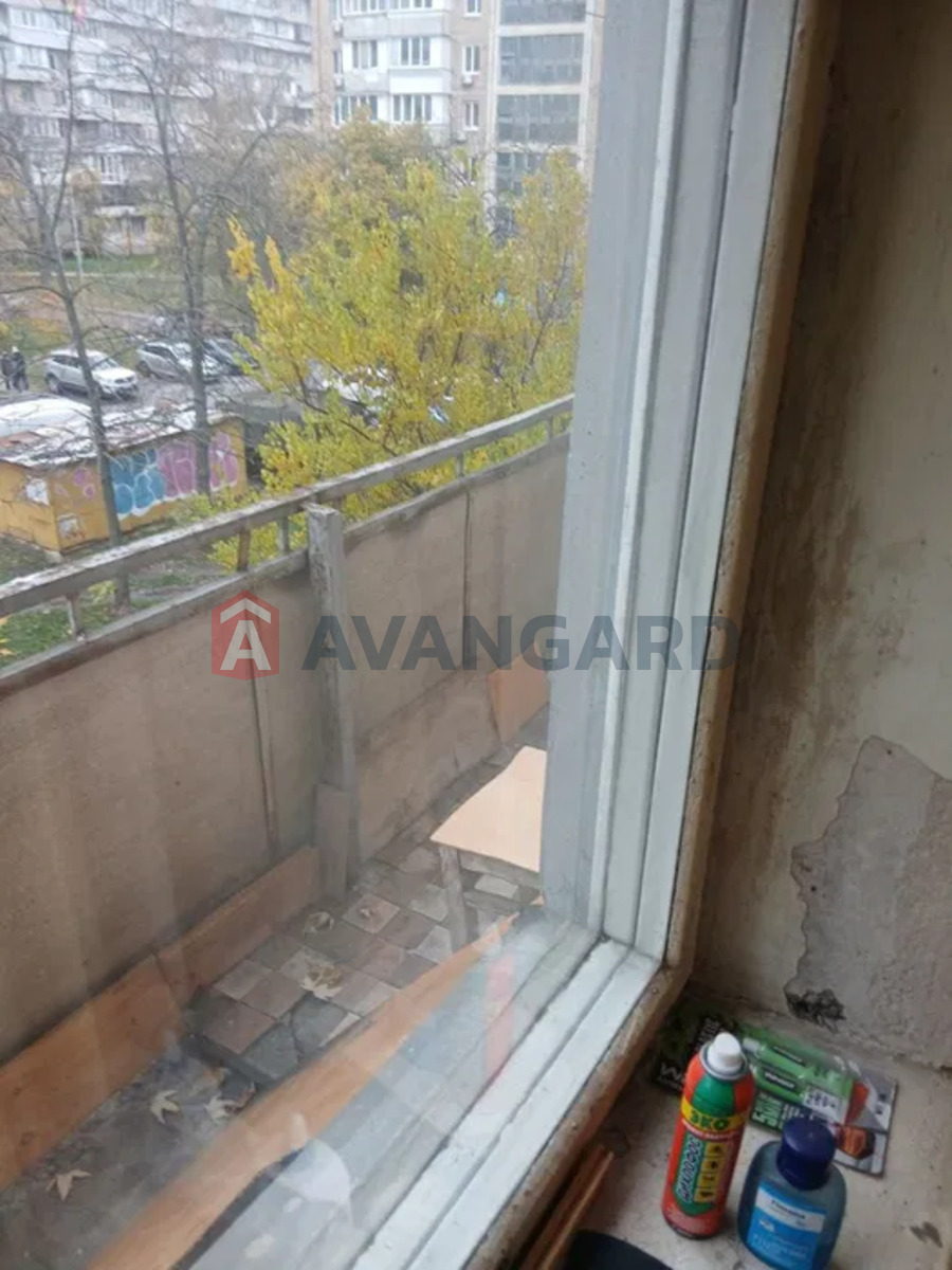 3 ��. ��������, 60/-/7 ��. �., 3/9 ������ ���� 18