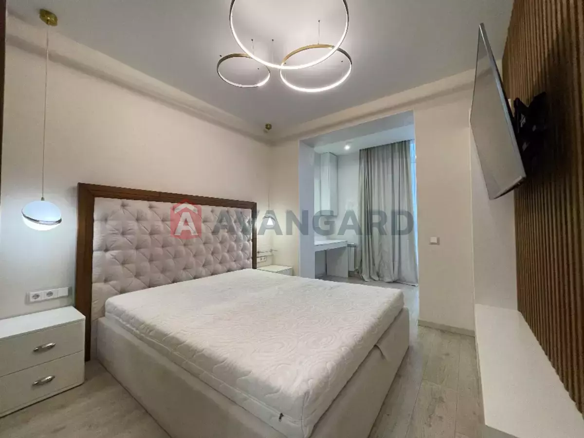 4 . , 100/-/- . ., 10/12   18