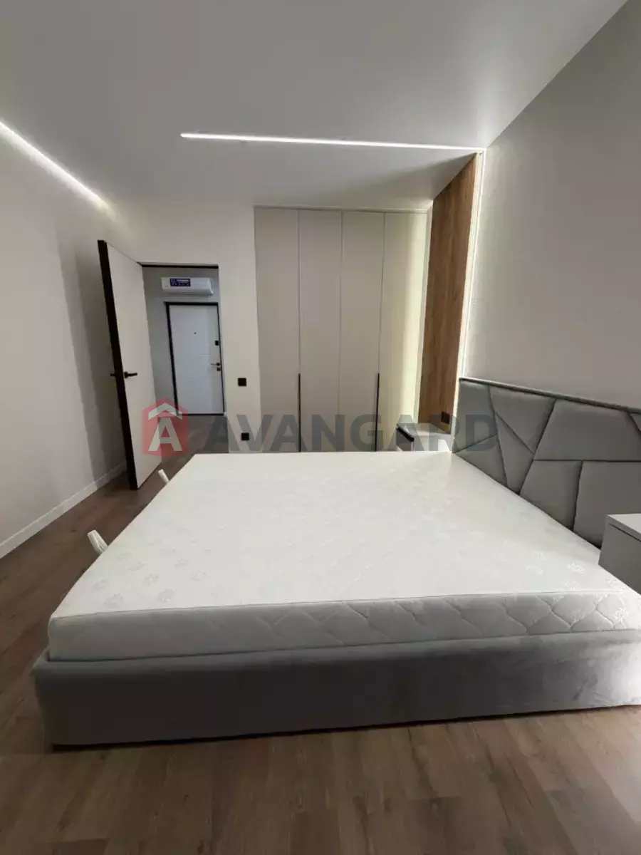 1 ��. ��������, 44/17/15 ��. �., 5/10 ������ ���� 8