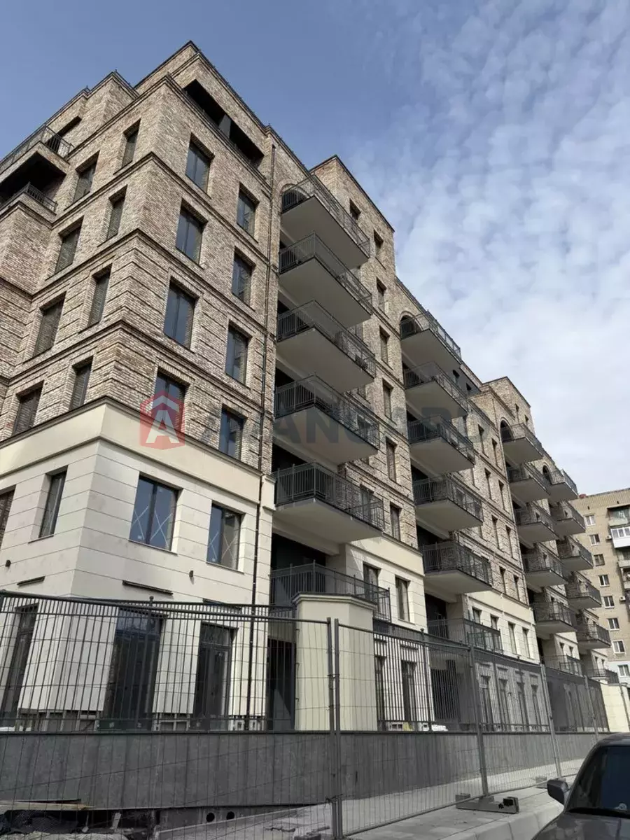 3 ��. ��������, 97/-/20 ��. �., 7/8 ������ ���� 9