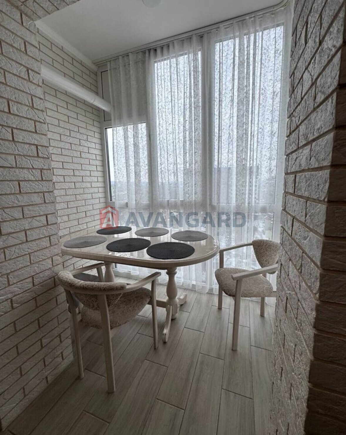 1 ��. ��������, 46/18/16 ��. �., 8/10 ������ ���� 11