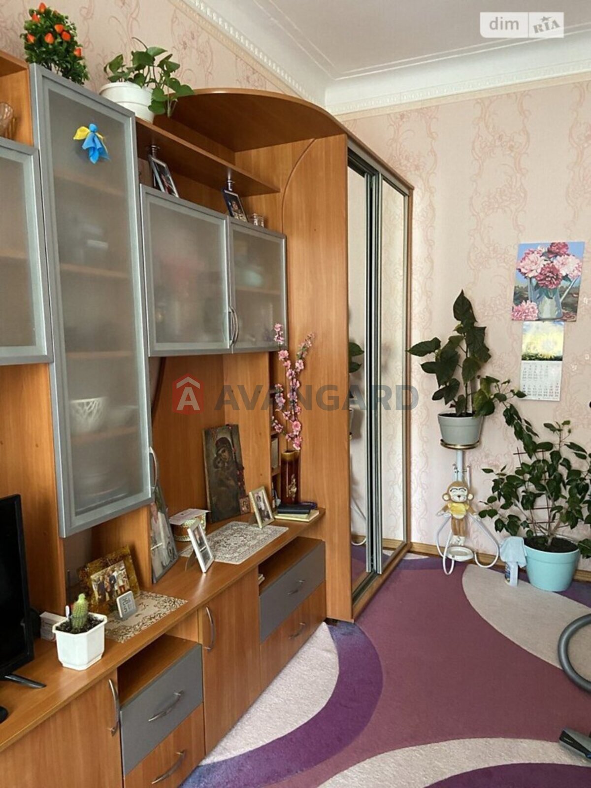 2 ��. ��������, 42/25/6 ��. �., 3/3 ������ ���� 15