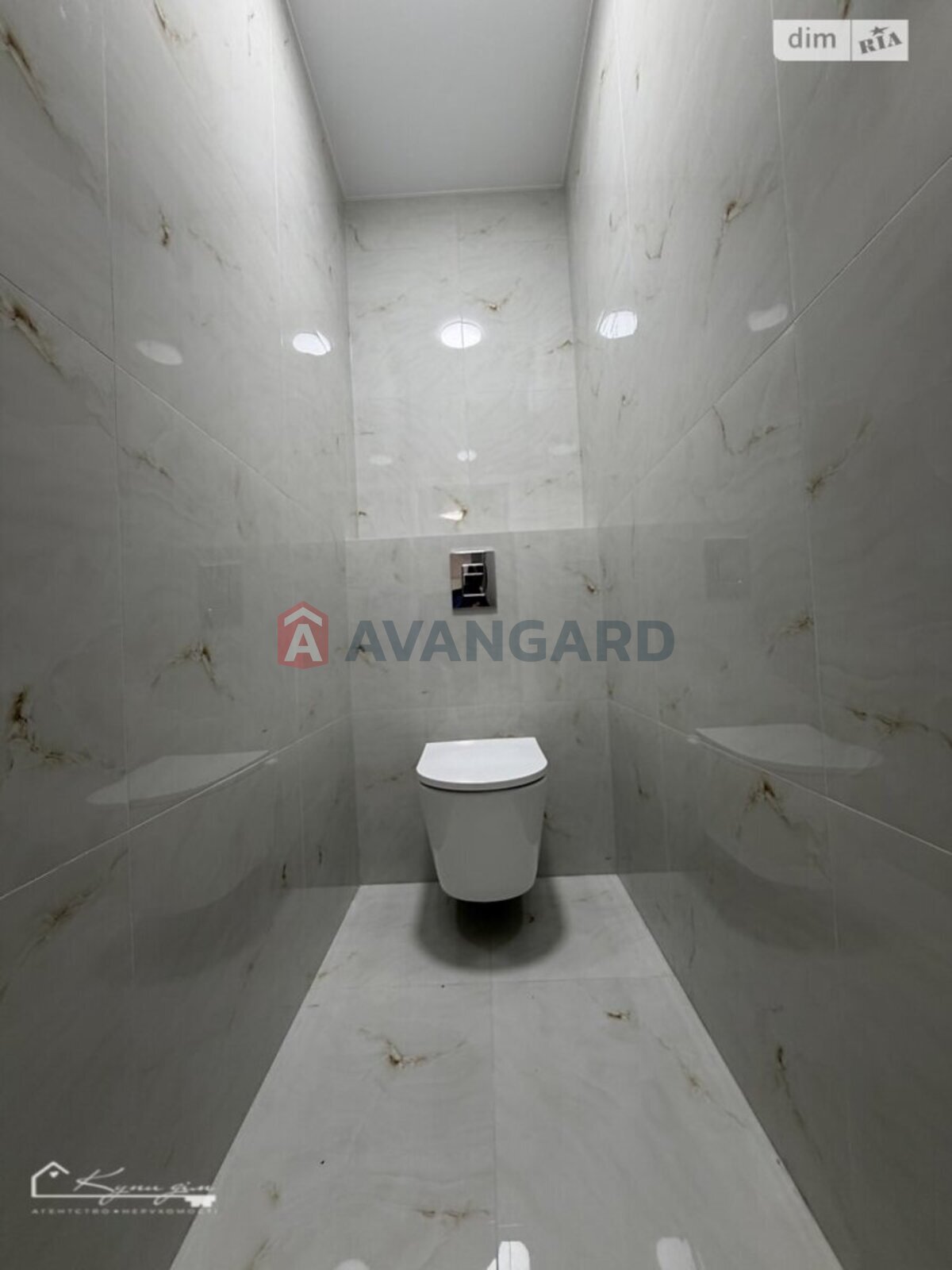 2 ��. ��������, 68/32/18 ��. �., 6/10 ������ ���� 22