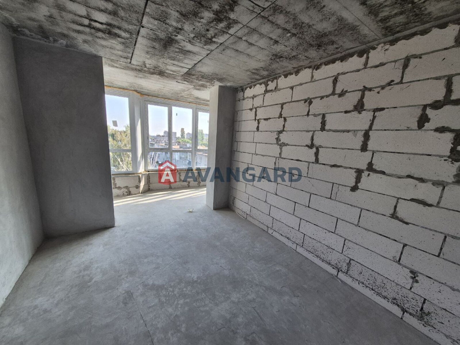 3 ��. ��������, 96,52/ 50,82/11,24 ��. �., 6/9 ������ ���� 8