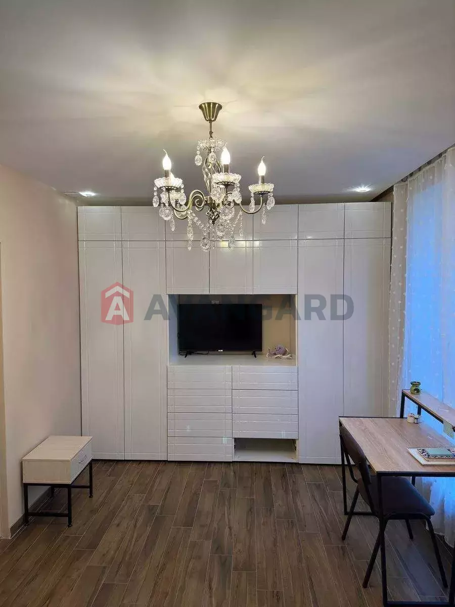 2 ��. ��������, 72/-/8 ��. �., 1/5 ������ ���� 10