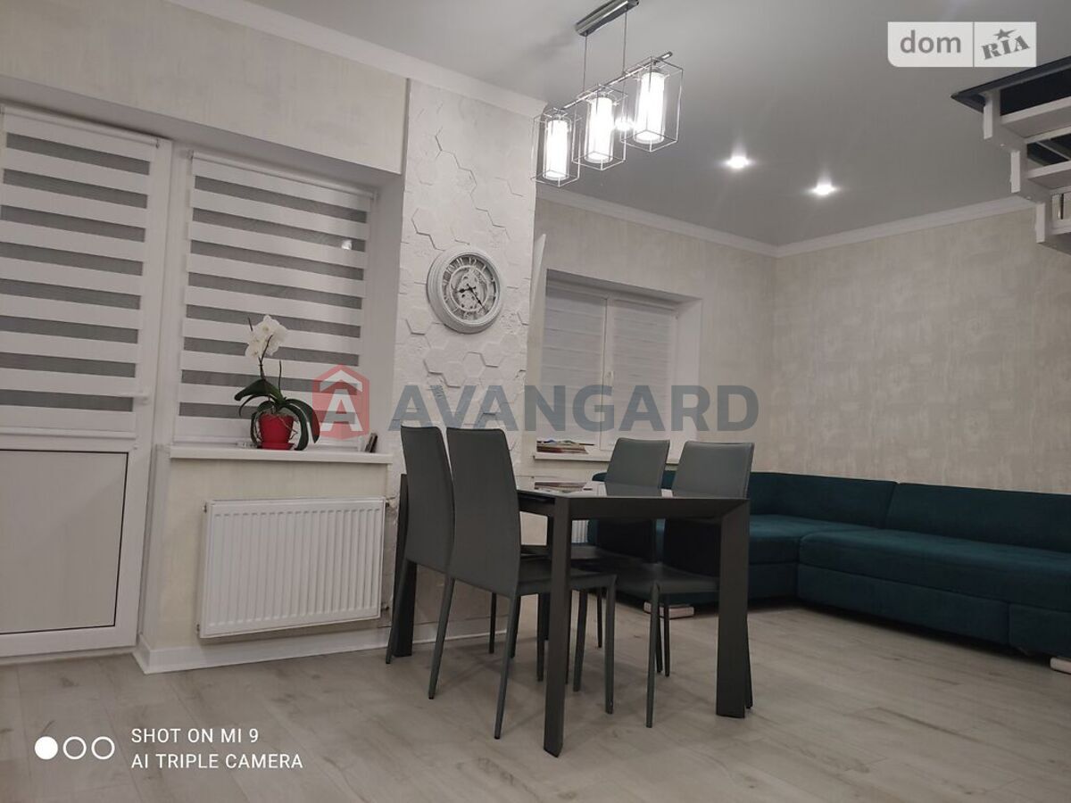 3 ��. ��������, 119/92/27 ��. �., 2/5 ������ ���� 1