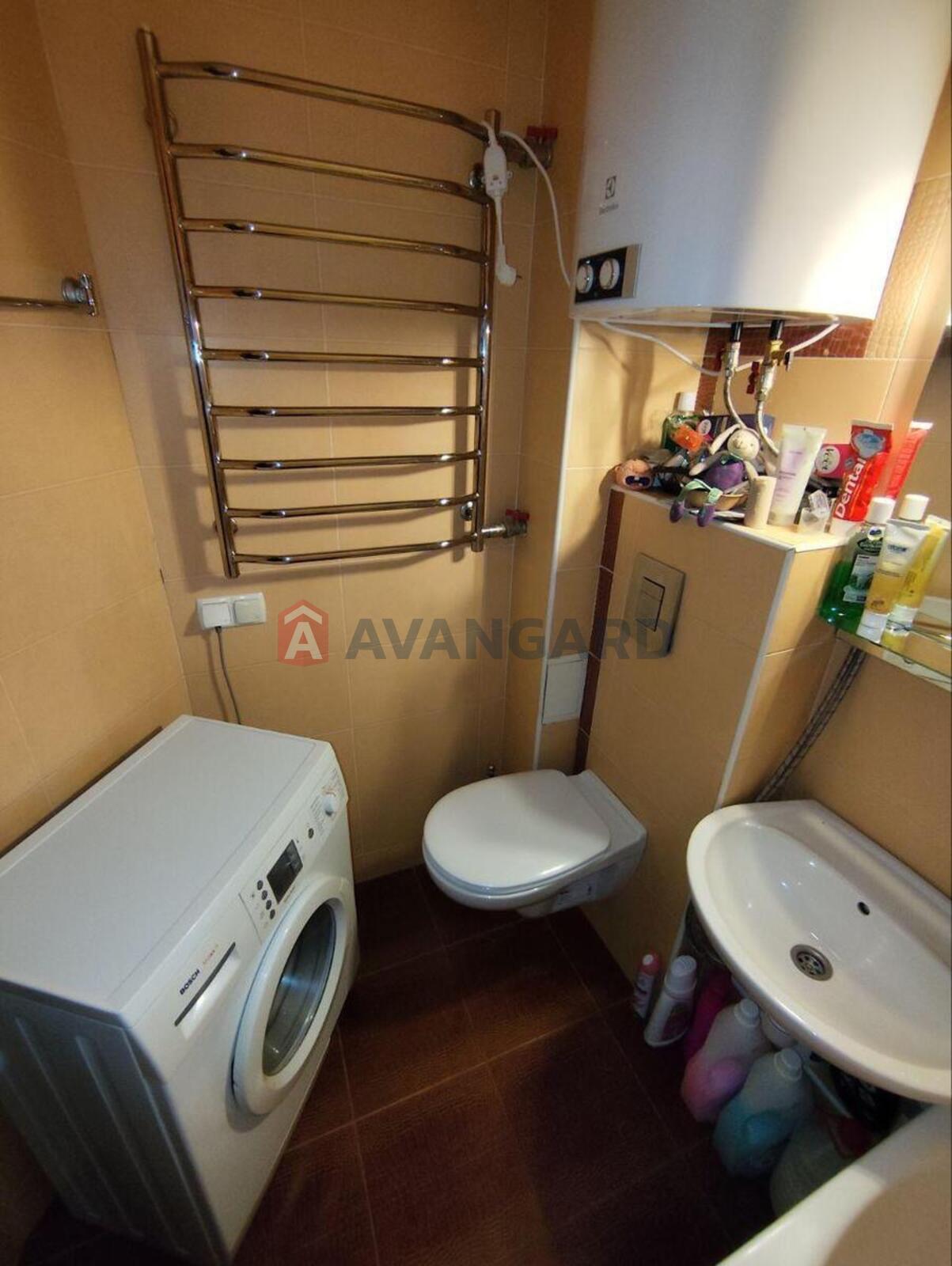 2 ��. ��������, 83/64/19 ��. �., 9/13 ������ ���� 20