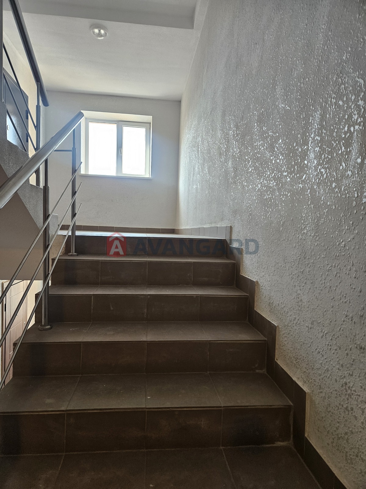 2 ��. ��������, 54/-/18 ��. �., 8/10 ������ ���� 19