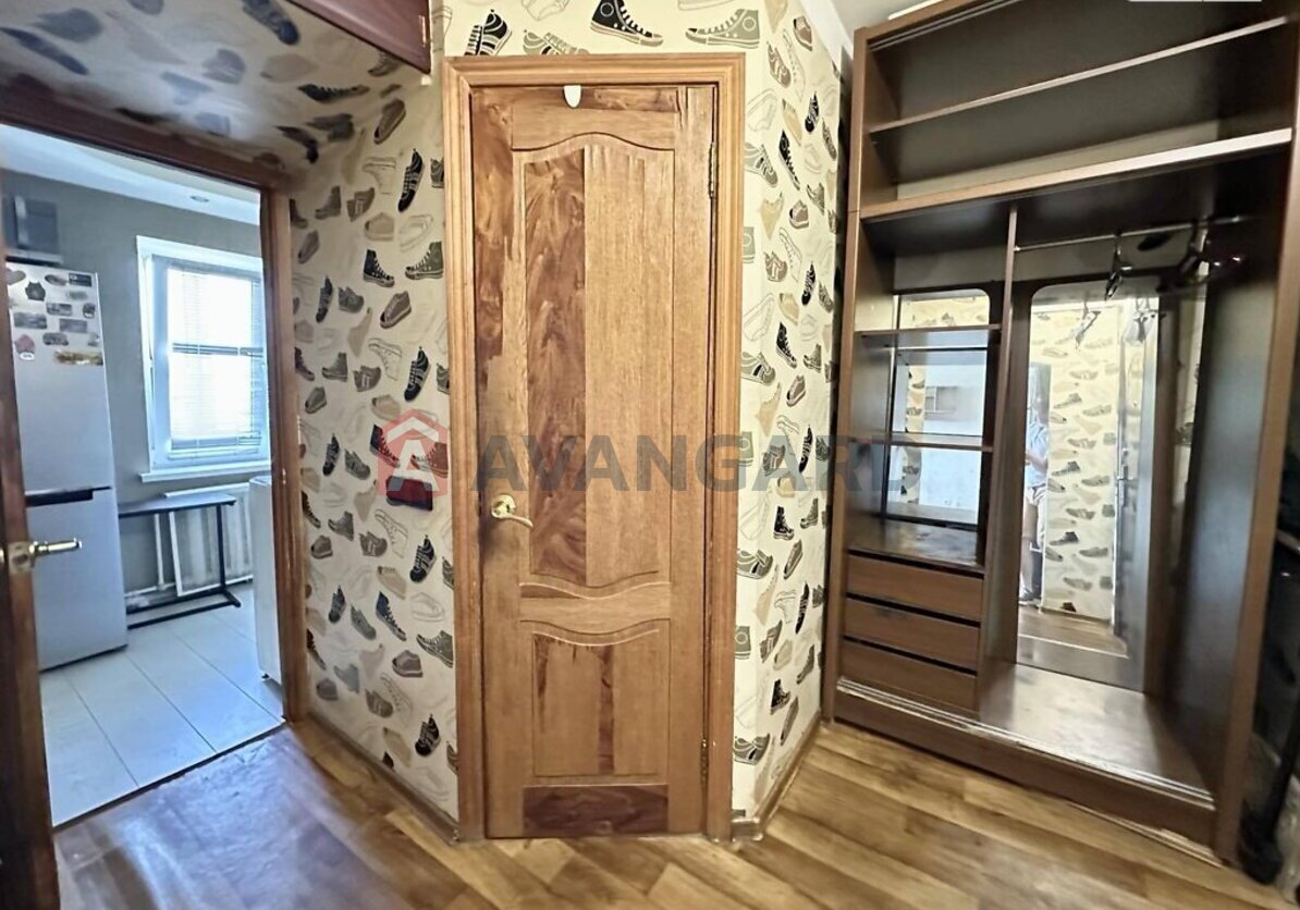 1 ��. ��������, 32/18/5 ��. �., 9/9 ������ ���� 9