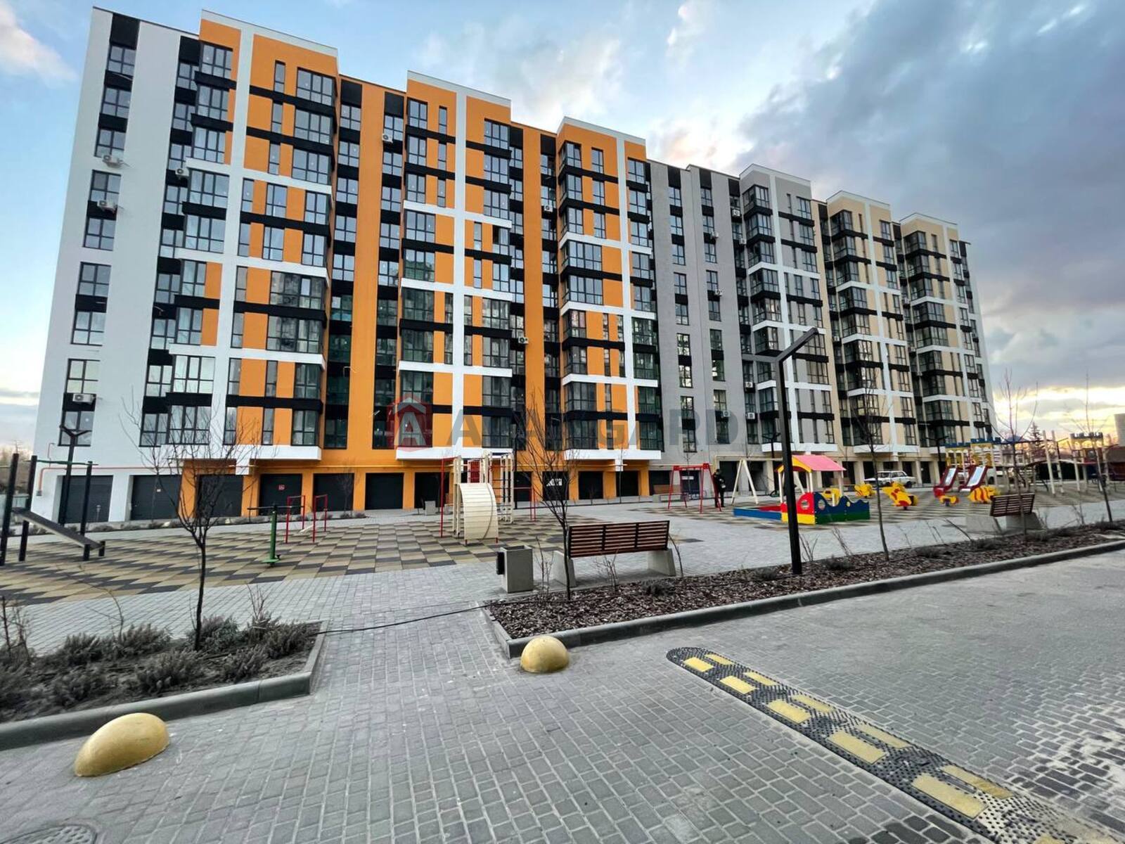 1 ����. ��������, 41/-/17 ��. �., 3/10 ���� ���� 24