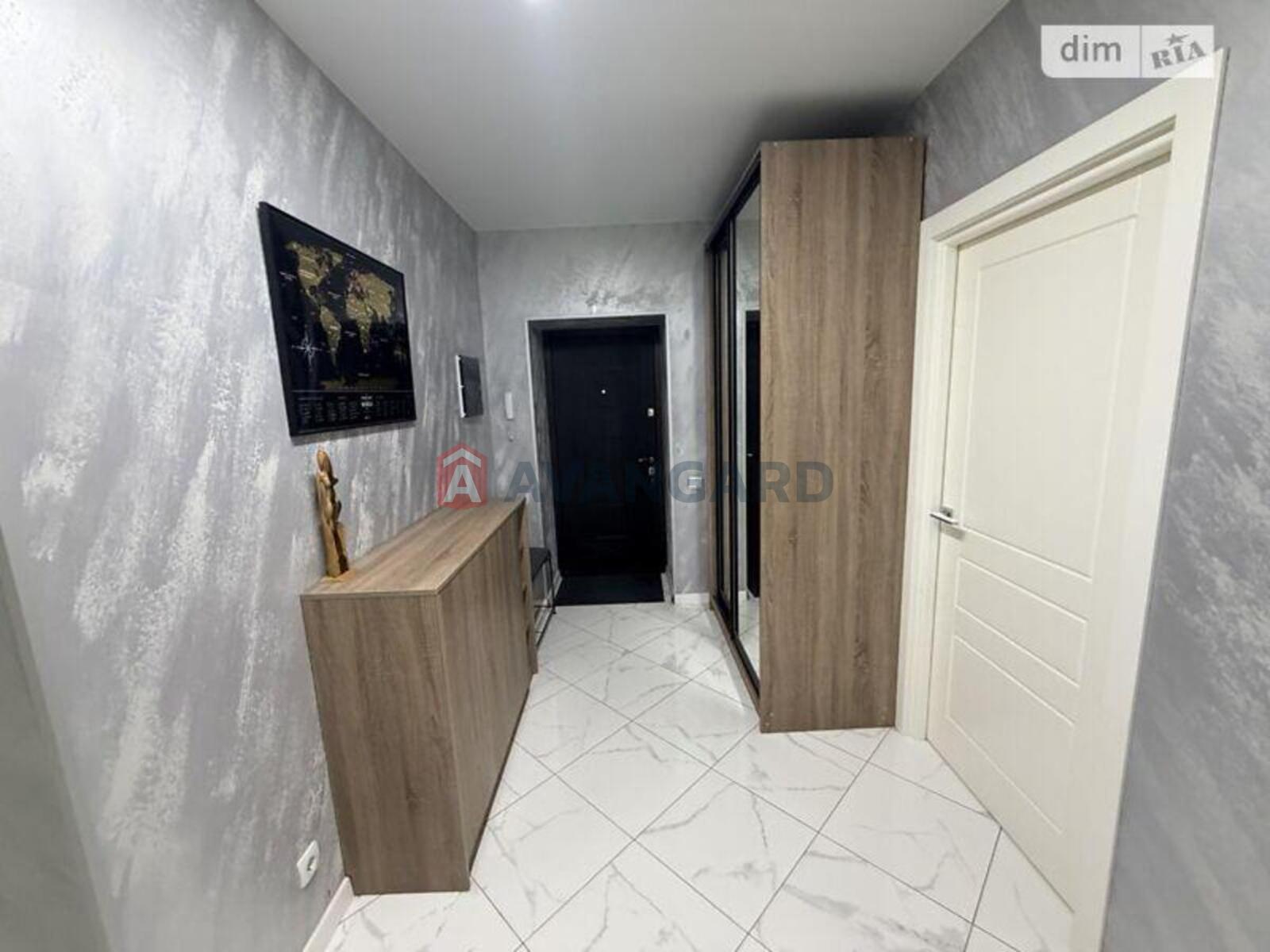 2 ��. ��������, 62/44/15 ��. �., 5/14 ������ ���� 28