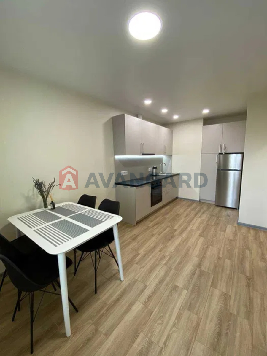 1 ��. ��������, 40/-/10 ��. �., 3/24 ������ ���� 1