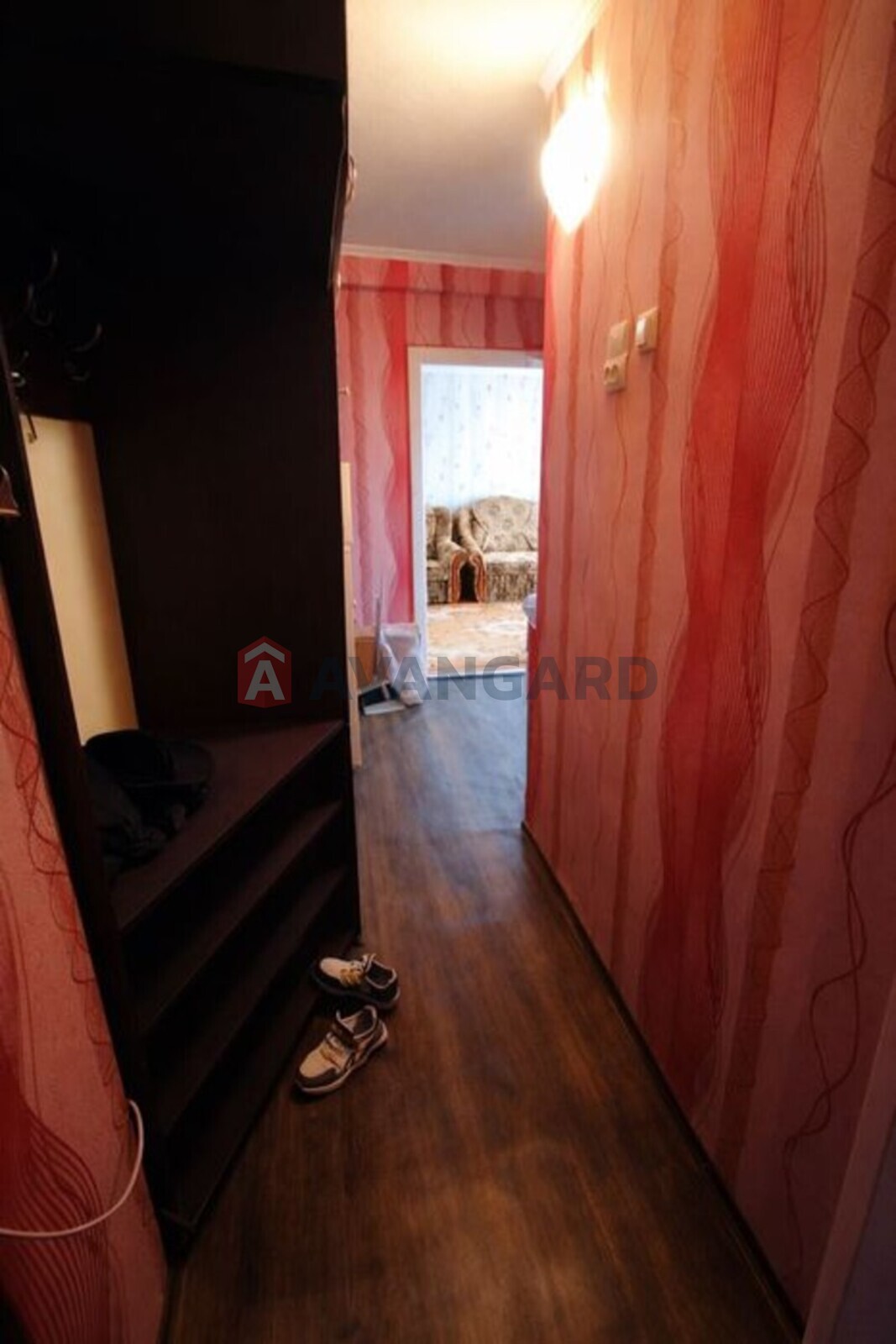 2 ��. ��������, 44/-/6 ��. �., 4/5 ������ ���� 9