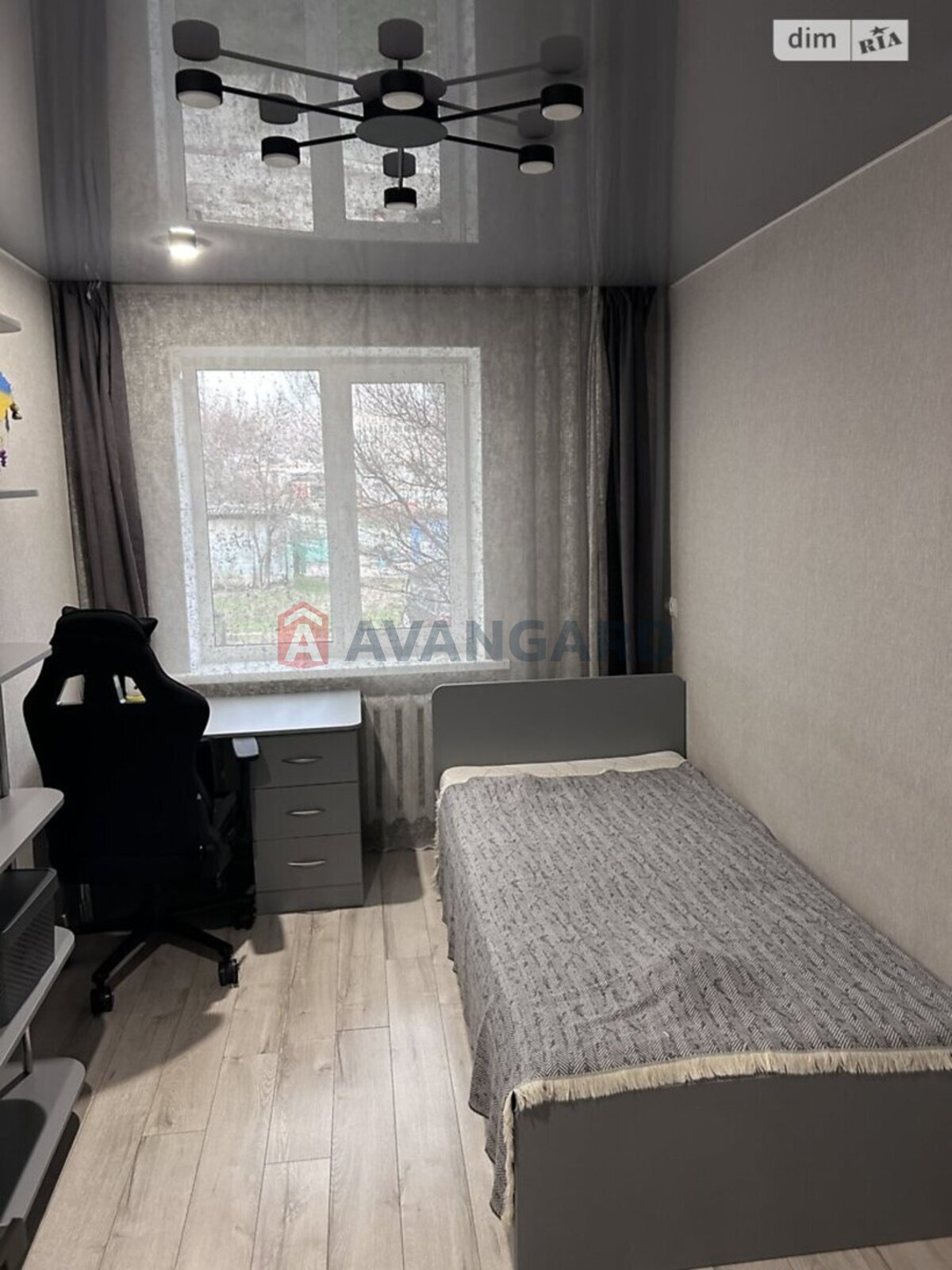 3 ��. ��������, 55/-/- ��. �., 1/5 ������ ���� 23