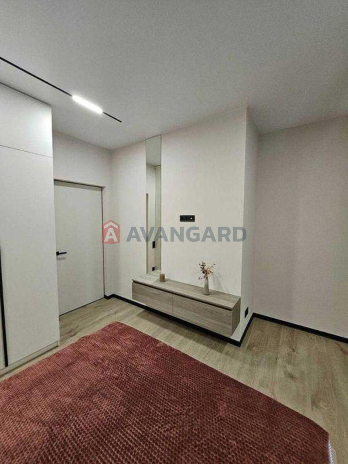 1 ����. ��������, 40/-/20 ��. �., 4/10 ���� ���� 8