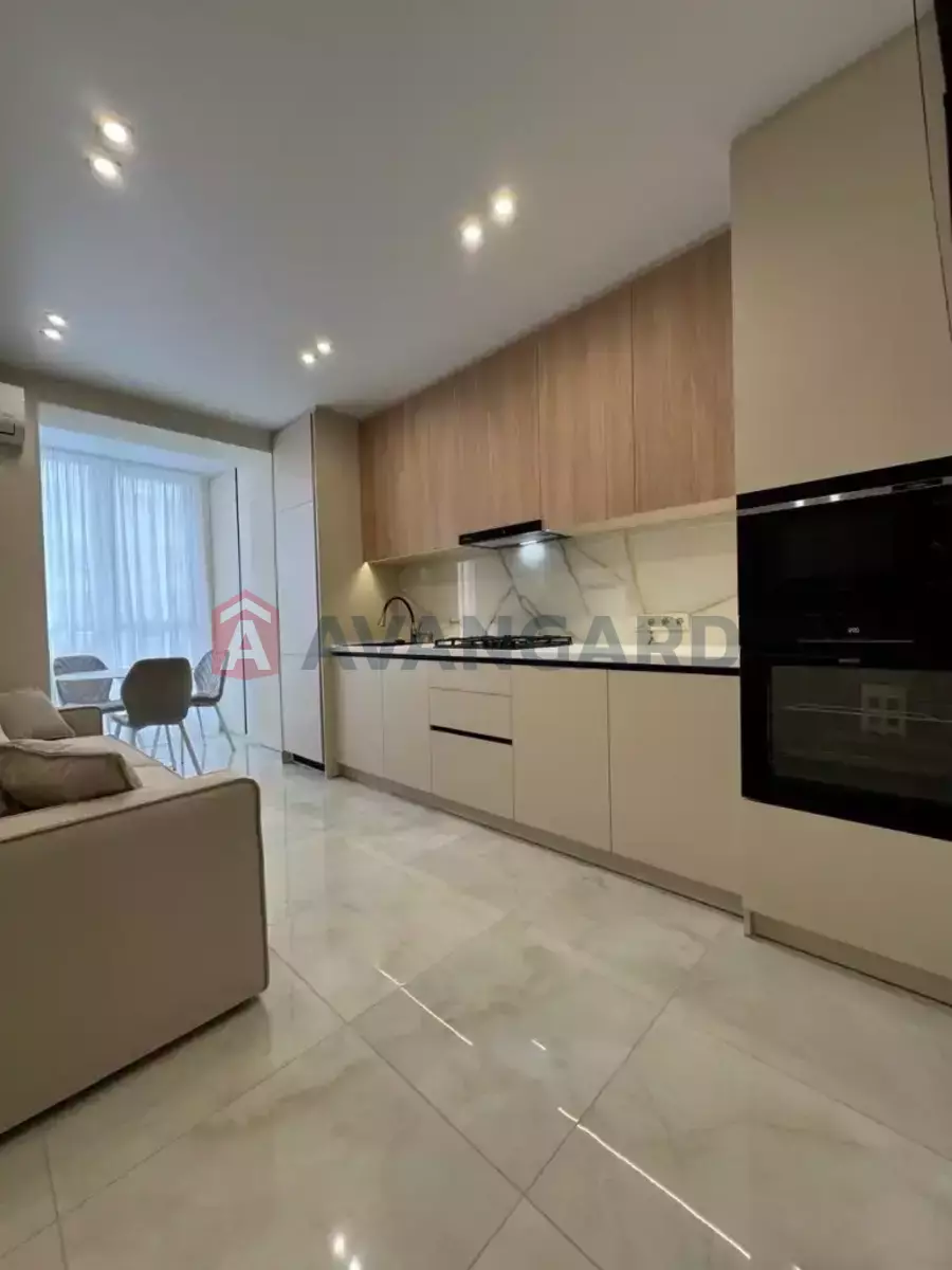 1 ����. ��������, 45/-/15 ��. �., 8/10 ���� ���� 1