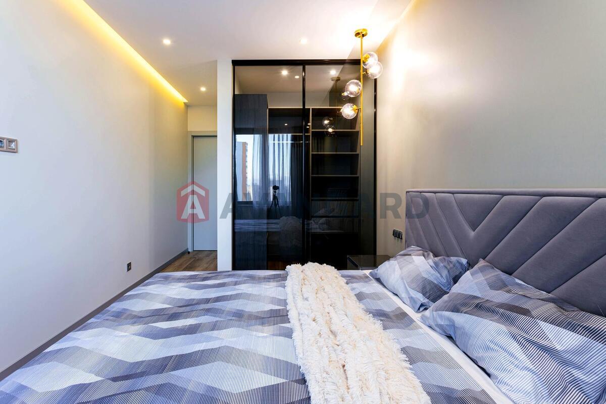 3 ��. ��������, 77 / 27 / 33 �? ��. �., 10/18 ������ ���� 6