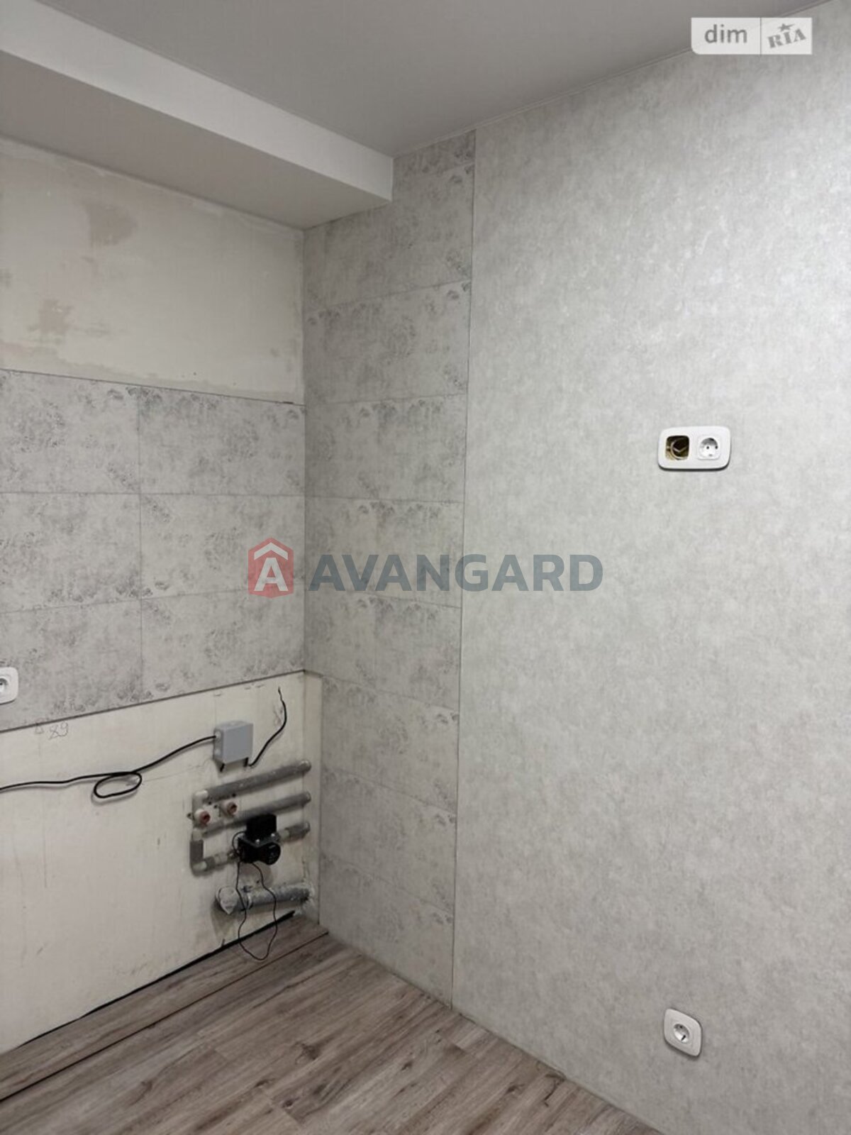 2 ��. ��������, 52/28/8 ��. �., 9/9 ������ ���� 12