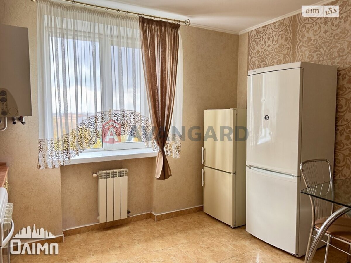 2 ����. ��������, 68/33/11 ��. �., 8/9 ���� ���� 6