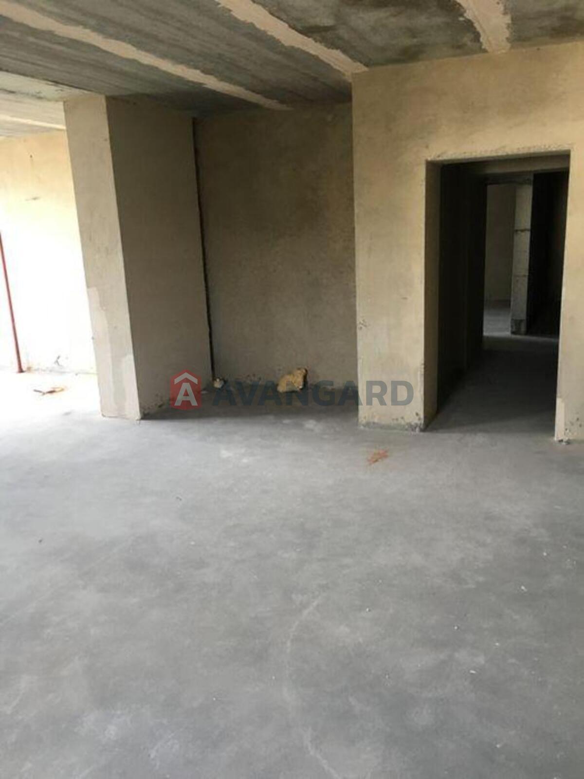 3 ��. ��������, 130/-/42 ��. �., 4/5 ������ ���� 7