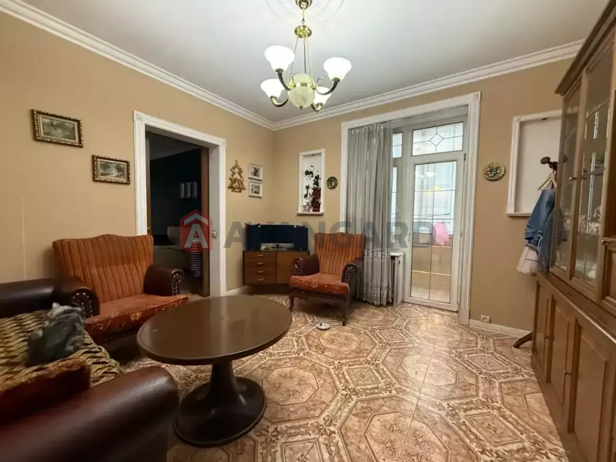 3 ��. ��������, 63/42/7 ��. �., 3/5 ������ ���� 6